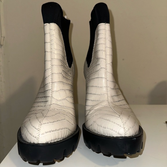 SALE- Charles David Gator Booties - Picture 3 of 8